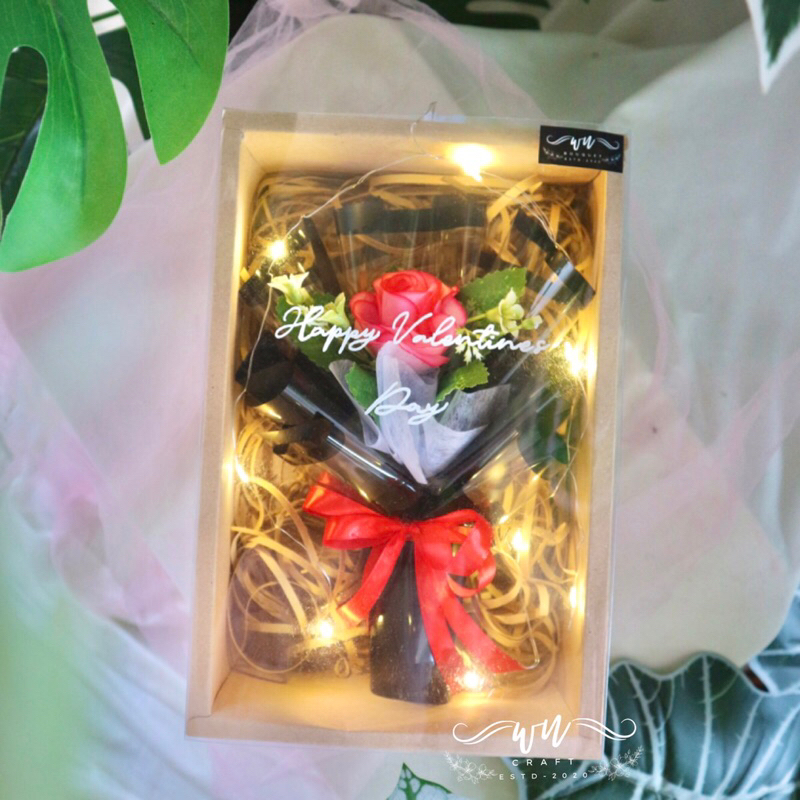 

flower box kado valentine murah // kado sehari jadi // kado aesthetic // kado ultah // kado wisuda // kado anniversary // kado pacar