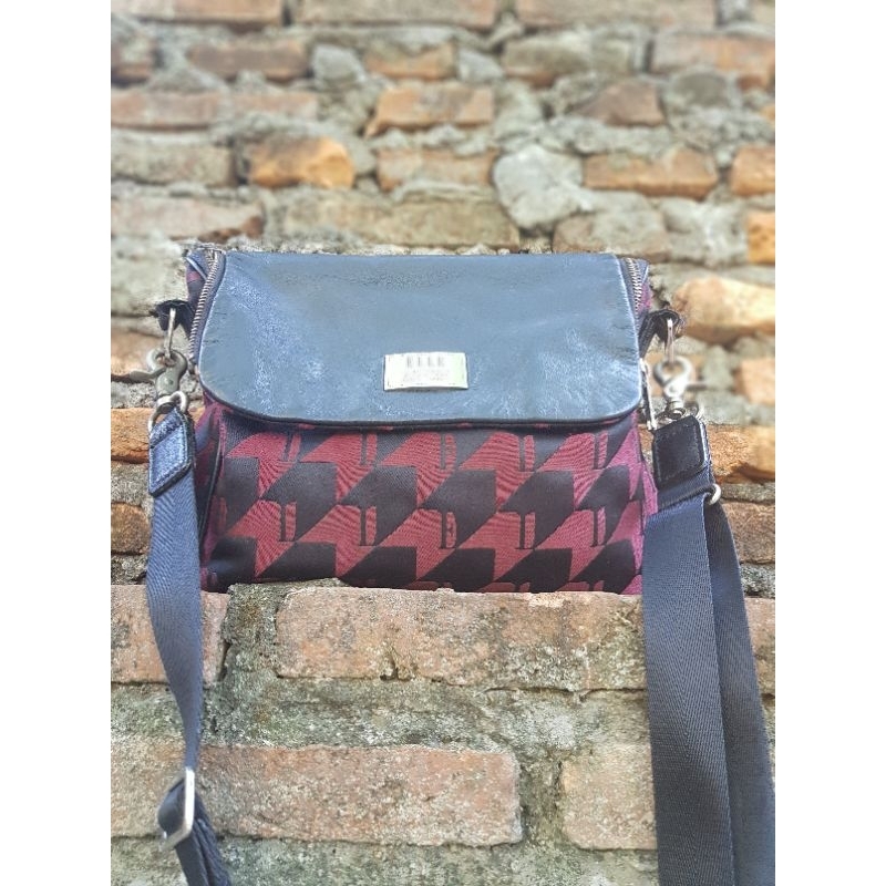 Preloved Tas selempang ELLE