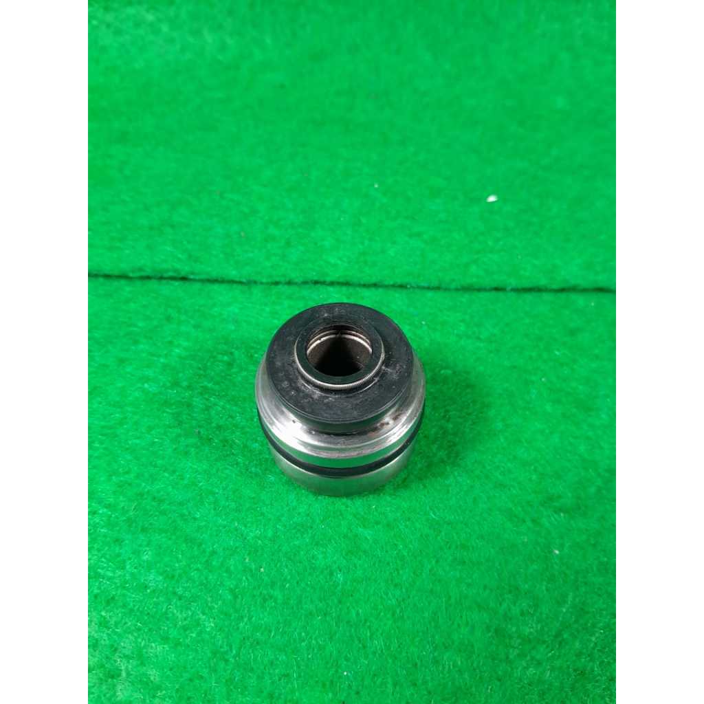 HEAD + SEAL SHOCK BELAKANG NINJA RR dan KANCING CLIP SEAL SHOCK BELAKANG NINJA RR ORIGINAL KAWASAKI 
