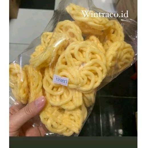 

KERUPUK MAWAR [65g] / KERUPUK SEBLAK /KERUPUK JARING /KERUPUK MIE