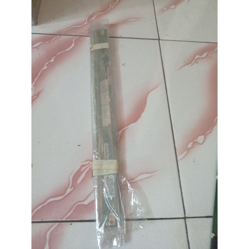 ticon tv Akari 24k881D