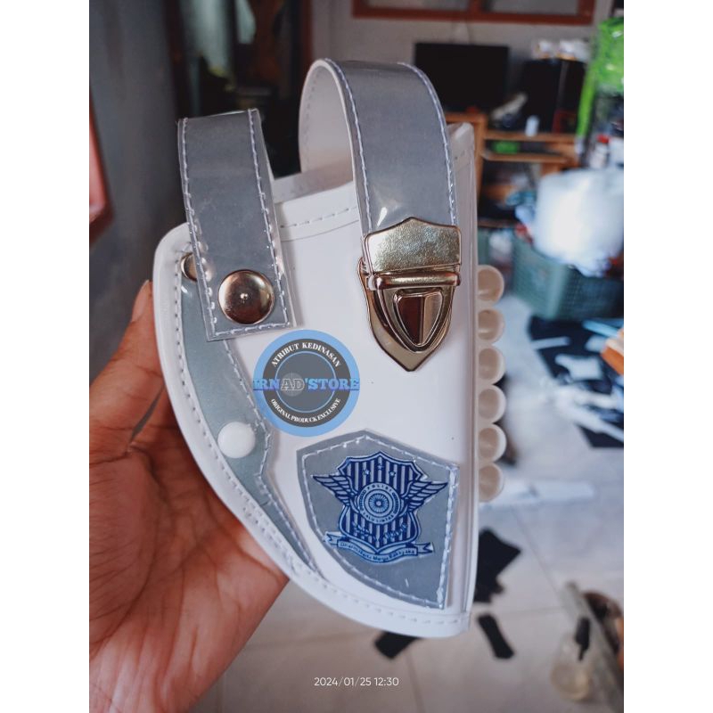 Sarung senjata lantas kulit sintetis