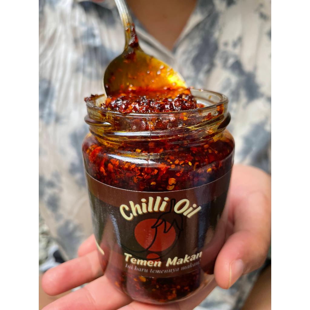 

Chili Oil Temen Makan | Chili Oil Dimsum Favo Food 100ml 200ml | Minyak Cabai Super Enak Untuk Dimsum | Chili Oil Hommade | Minyak Cabai Chili Oil Ekonomis Untuk Dimsum Ramen Lamien Mie Bakso Baso Aco Nasgor Nasi Dll