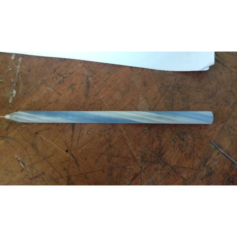 

Pulpen garis biru universal