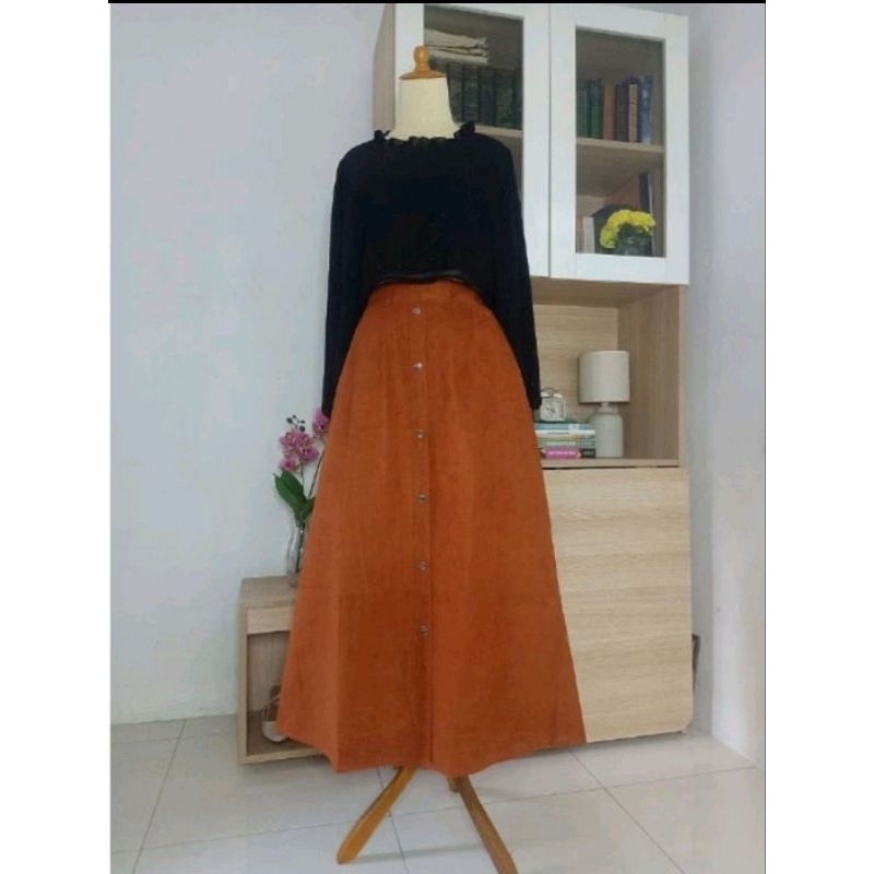 rok a line ( bahan suede )