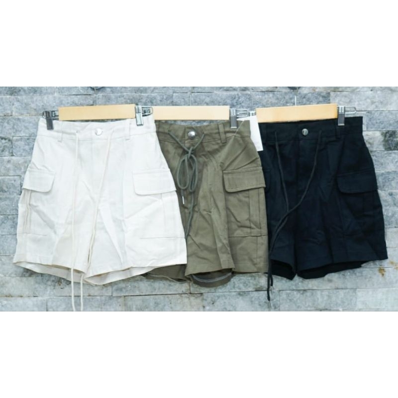 Short Cargo Pants