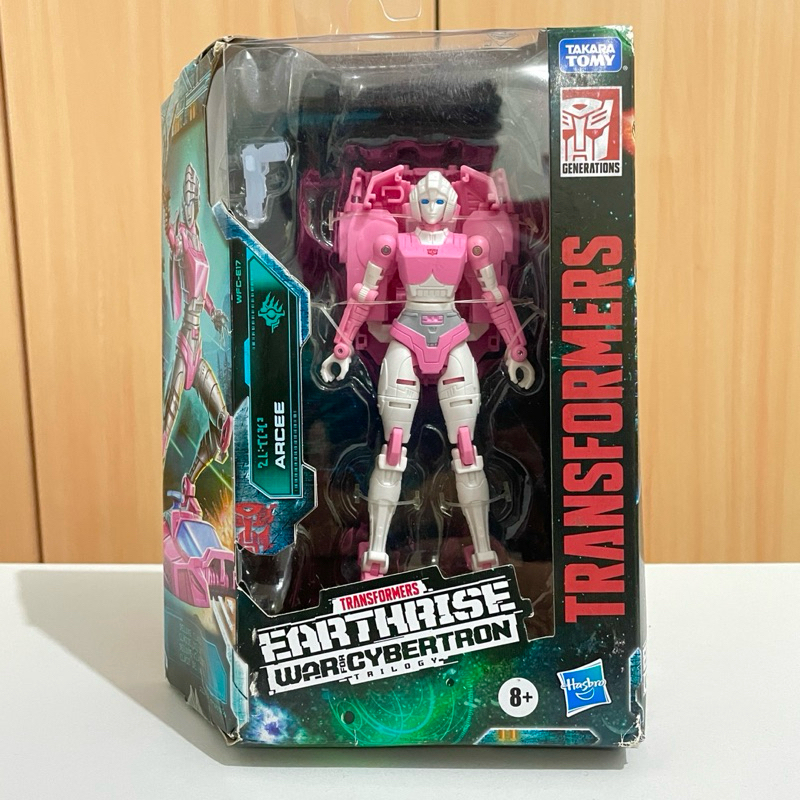 Transformers WFC Earthrise Arcee
