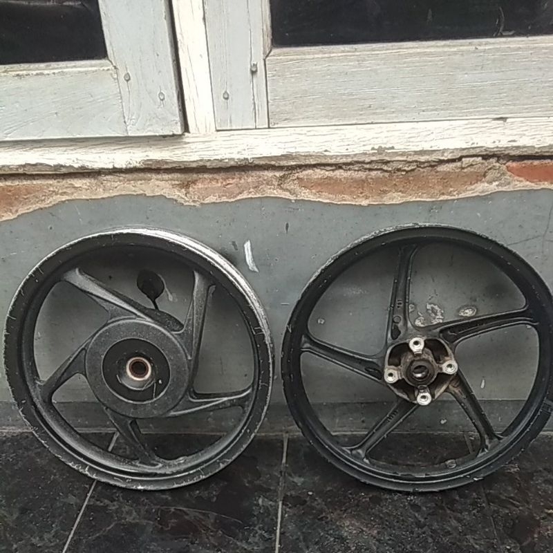 velg racing Honda Vario 110,beat,Scoopy injeksi.barang second original lepasan motor.
