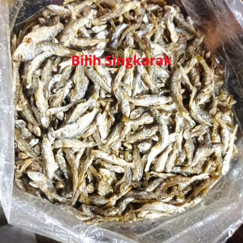 

ikan bilih goreng singkarak original khas sumatera barat 500 gr oleh oleh