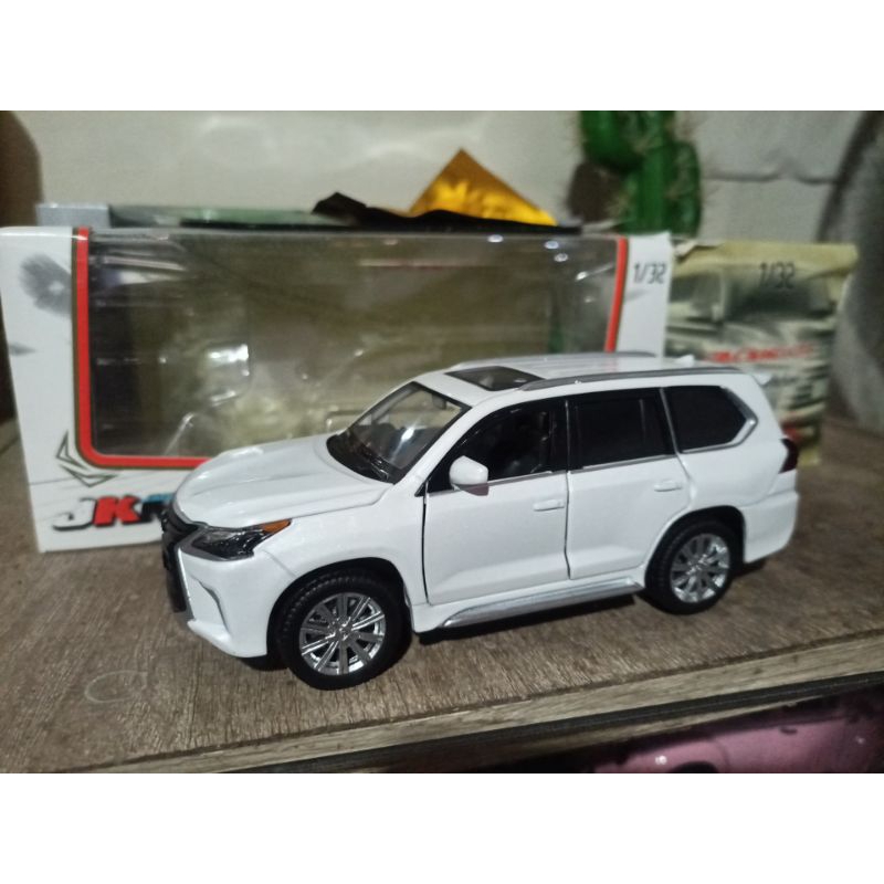 Diecast miniatur all New lx 570 lexus lx570 Parfume Pewangi pajangan Pengharum Mobil ParfumCocok dij