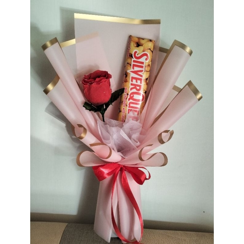 

buket silverqueen// kado valentine // buket silverqueen dan bunga // Silverqueen