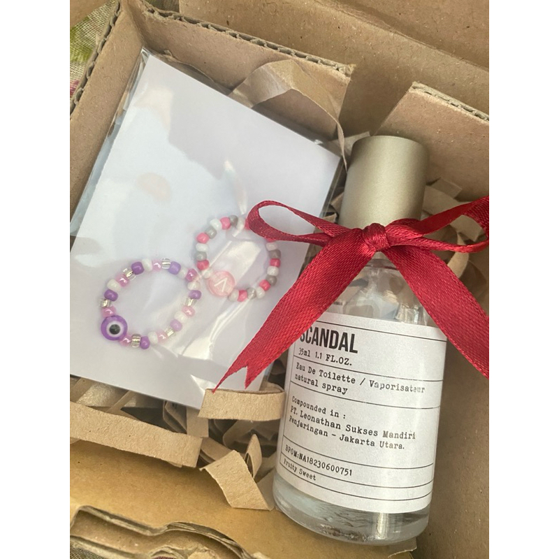 

hampers box kado aesthetic parfum kado valentine kado ulang tahun