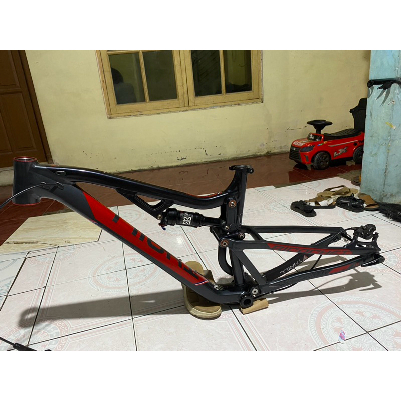 frame thrill ricochet 1 t120