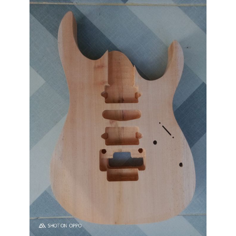 body gitar ibanez rg model tremolo zps