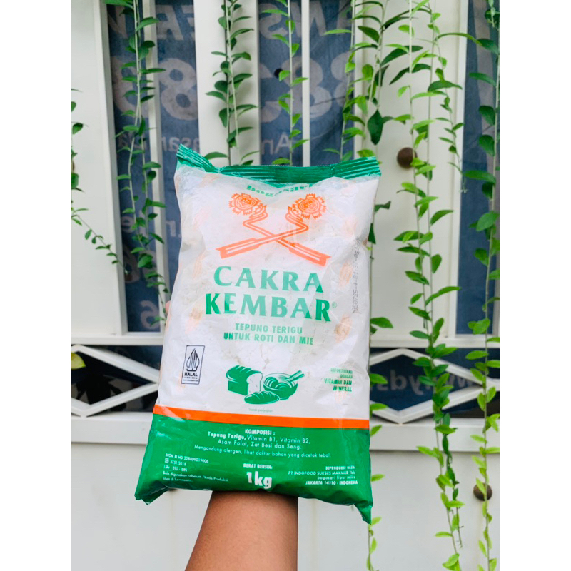 

TEPUNG TERIGU PROTEIN TINGGI CAKRA KEMASAN