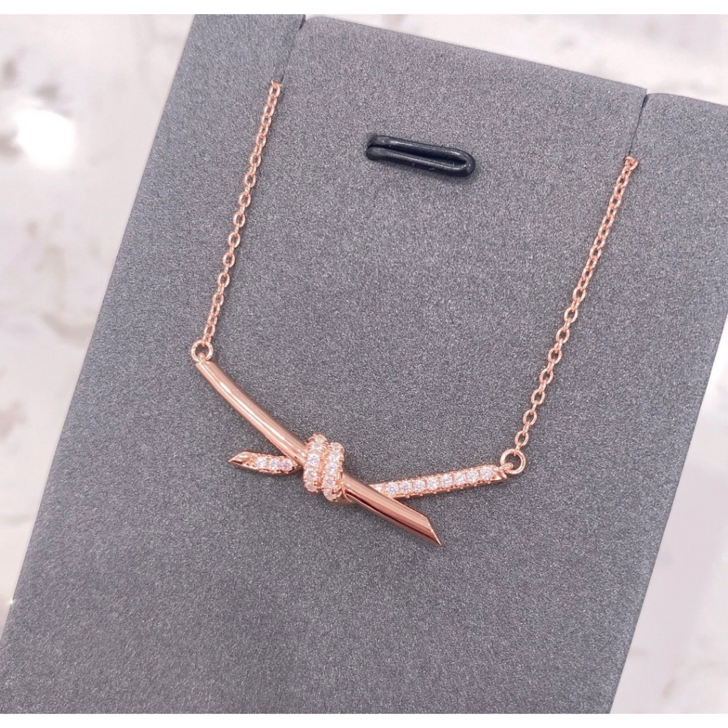 Kalung seri Tfn EMAS 17k AU750 Knot