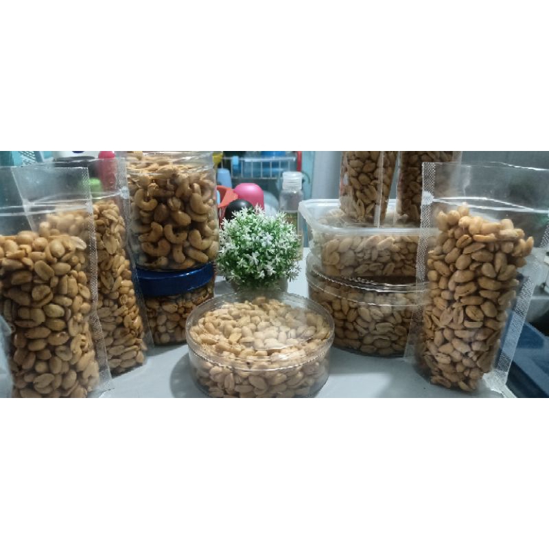 

kacang bawang goreng