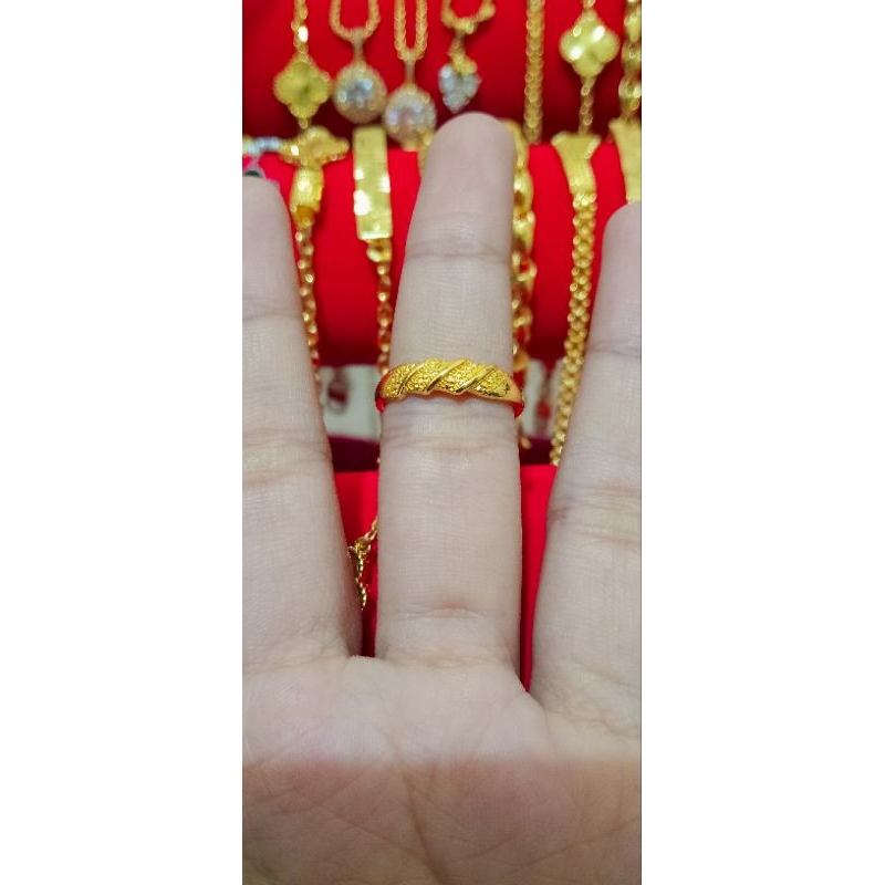 Cincin Motif Rantai Pasir Seperti Emas 24 Karat