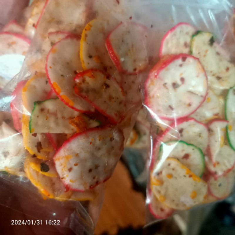 

Kerupuk bawang Pedas 250gr