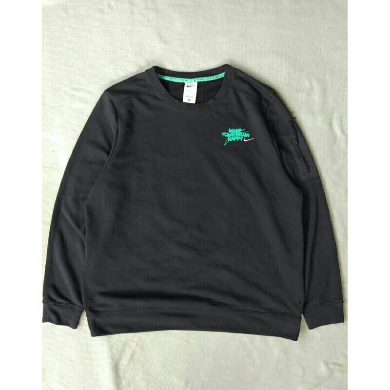 Nike dry fit performance CREW DYE Crewneck / Crewneck nike CREW DYE / Nike pocket side / Nike Crewne