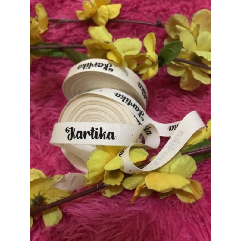 

LABEL BAJU PITA KATUN ROLL CUSTOM - SABLON ANTI LUNTUR