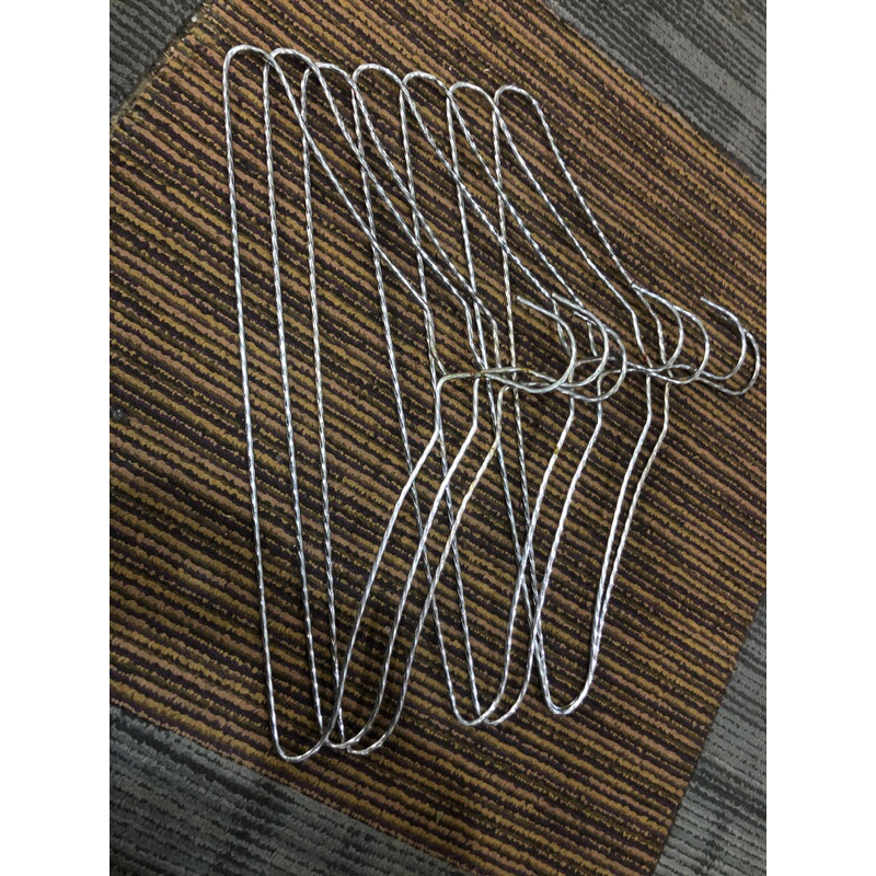 hanger besi ulir / gantungan ulir besi / hanger baju/ gantungan gamis