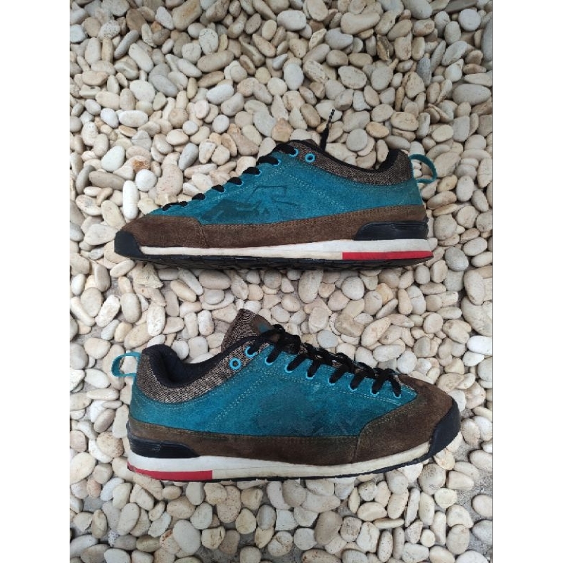 Sepatu Kolon Sport