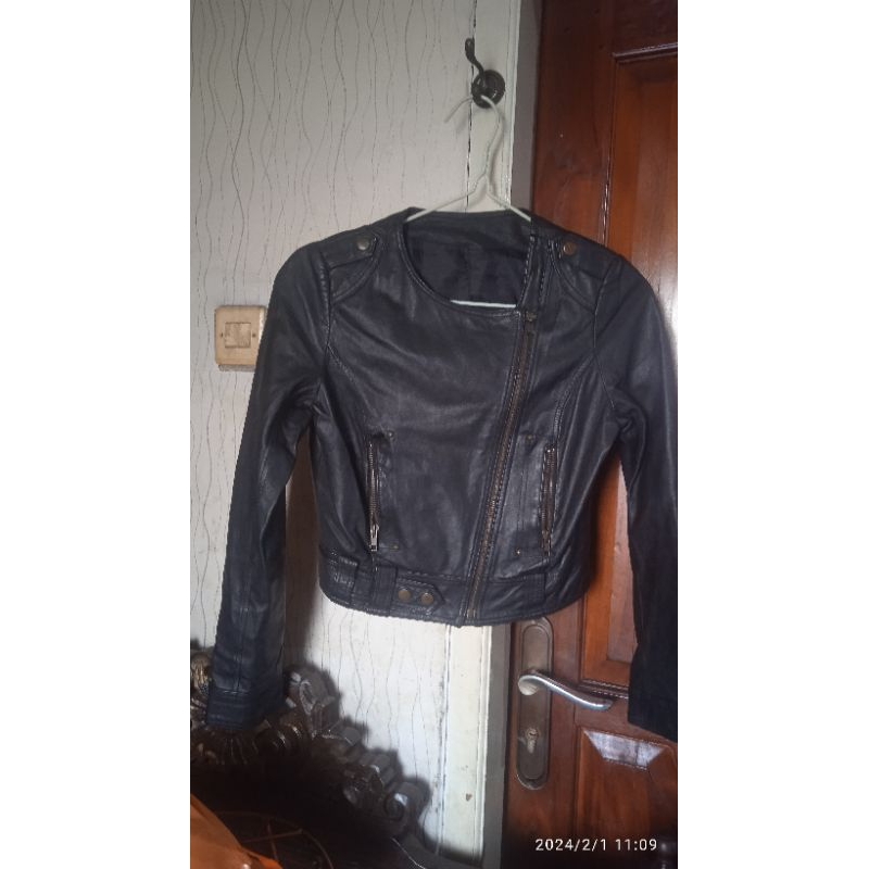 Preloved jaket wanita crop jaket kulit