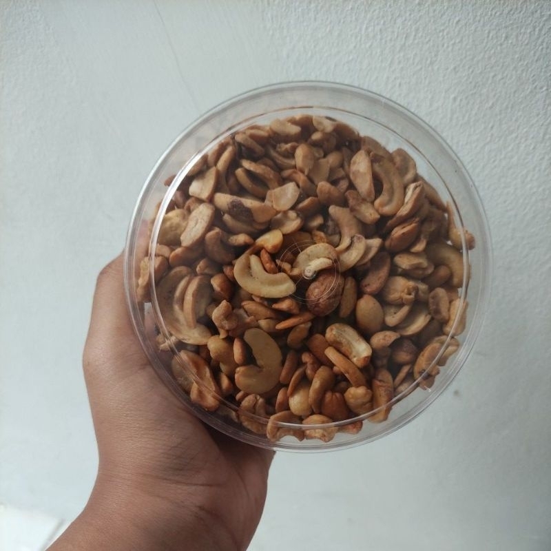

Kacang Mede Patahan 200gr
