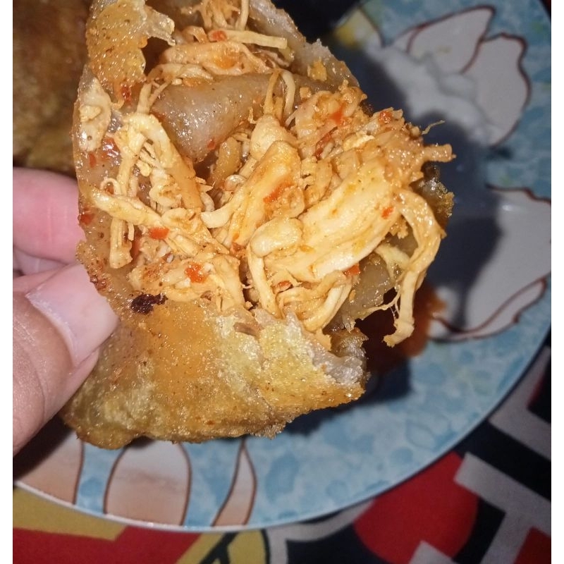 

cireng isi ayam pedas ukuran sedang (isi 5)