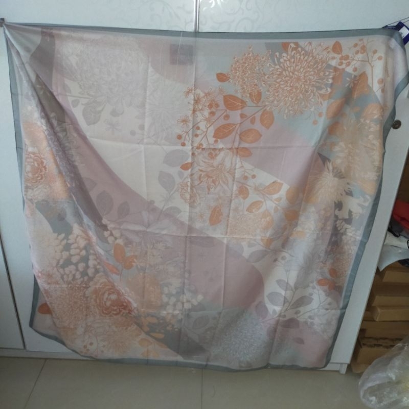 Mandjha Ivan Gunawan Fashion Scarf Original Motif Hijab Fair Lady, Produksi Juga Spektrum Black, Rea