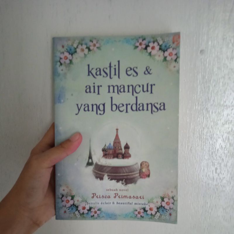 Kastil Es dan Air Mancur yang Berdansa