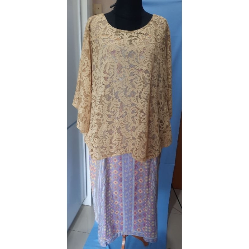 Dress brokat kombinasi batik