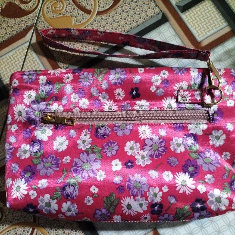 

Tas souvenir murah