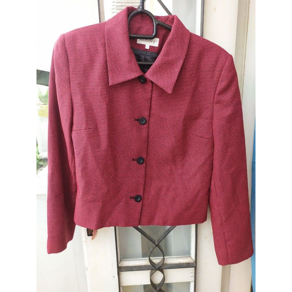 Blazer Merah Accent
