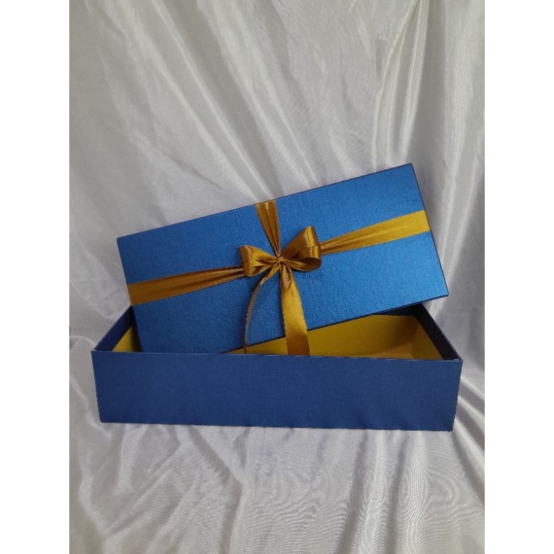 

Gift Box Medium + Kotak Hadiah + 35x15x8 cm