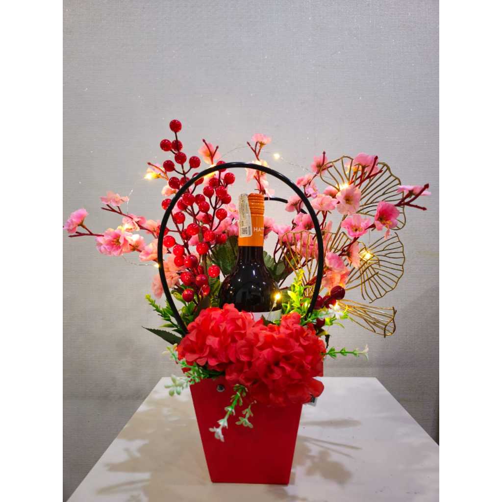 

Hampers imlek hamper CNY wine/sparkling hiasan bunga imlek 2024 CNY