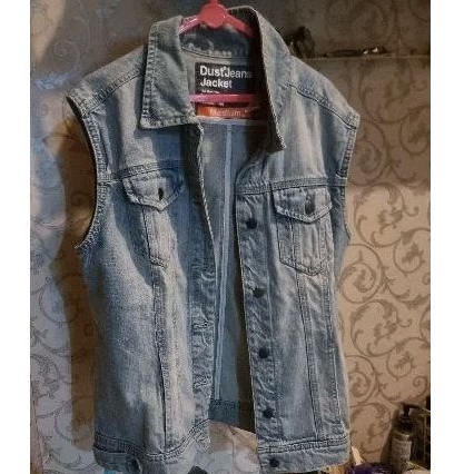 Jaket dust preloved godcondition