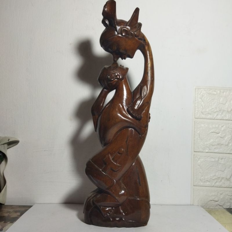 Patung Antik Kayu Ukir