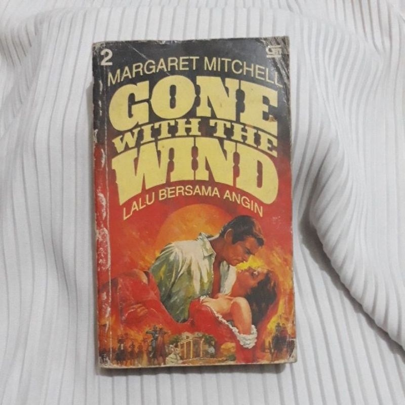 NOVEL MARGARET MITCHEL GONE WITH THE WIND (LALU BERSAMA ANGIN)