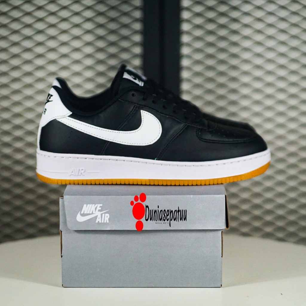 Sepatu Sneakers Pria Nike Air Force 1 One Black White Sol Gum
