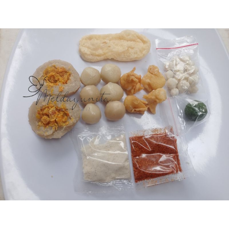 

Baso aci Jumbo isi ayam suwir pedas