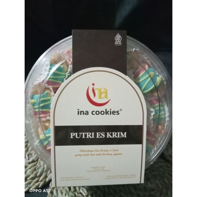 

Putri Es Krim