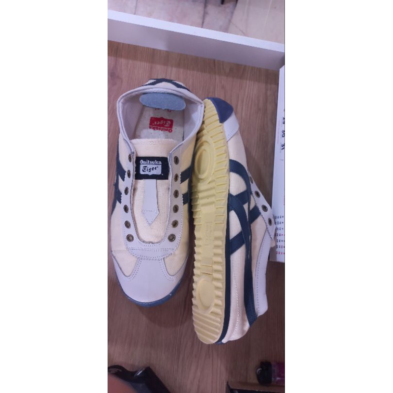 Onitsuka Tiger Slip On