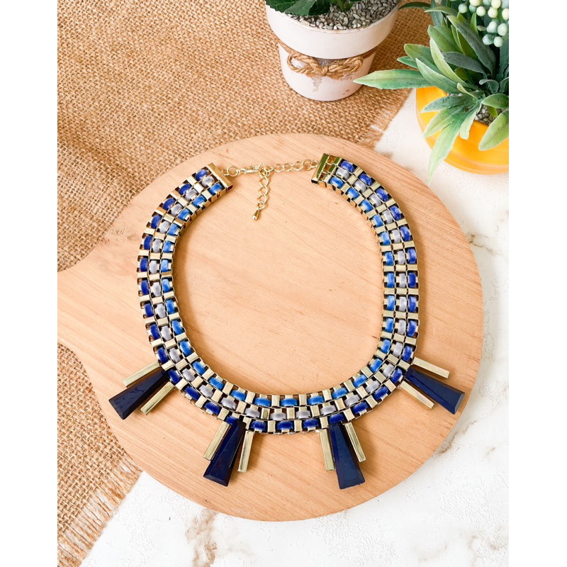 Kalung anyam beludru