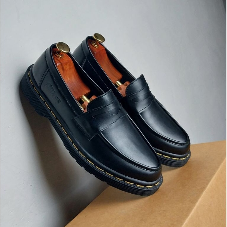 Spesial Sepatu Slipon Casual  Sepatu Dr Martens pria dan wanita