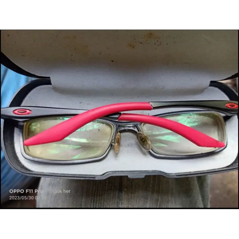 frame kacamata oakley