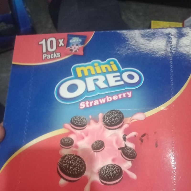 

mini oreo strawbery perkotak isi 10