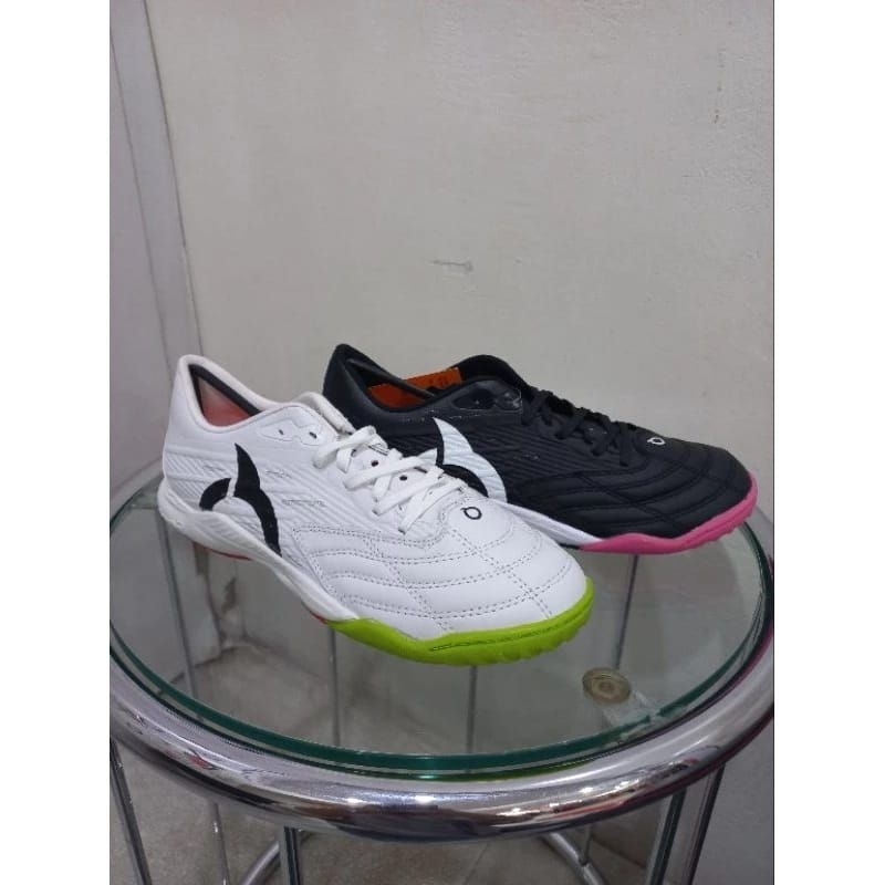 Sepatu Futsal Ortuseight Catalyst Vision V4 IN K-LEA