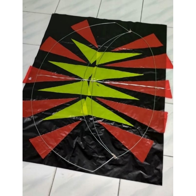 Sampul layangan Gapangan Pegon ceper motif solder